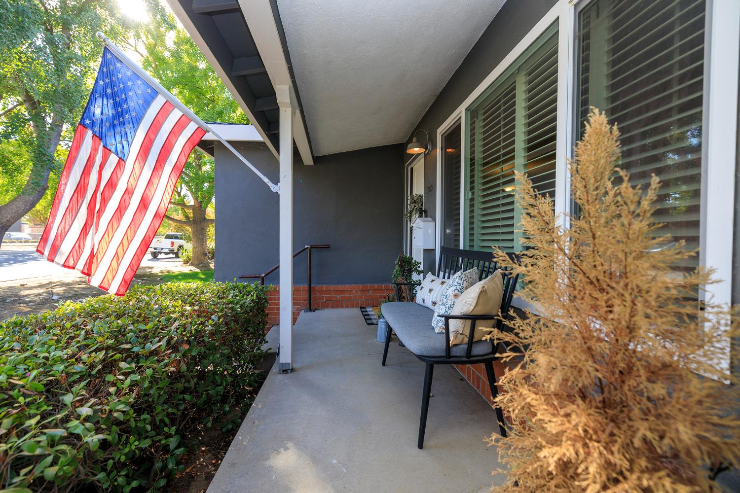 1683 E Canal Dr, Turlock, CA 95380