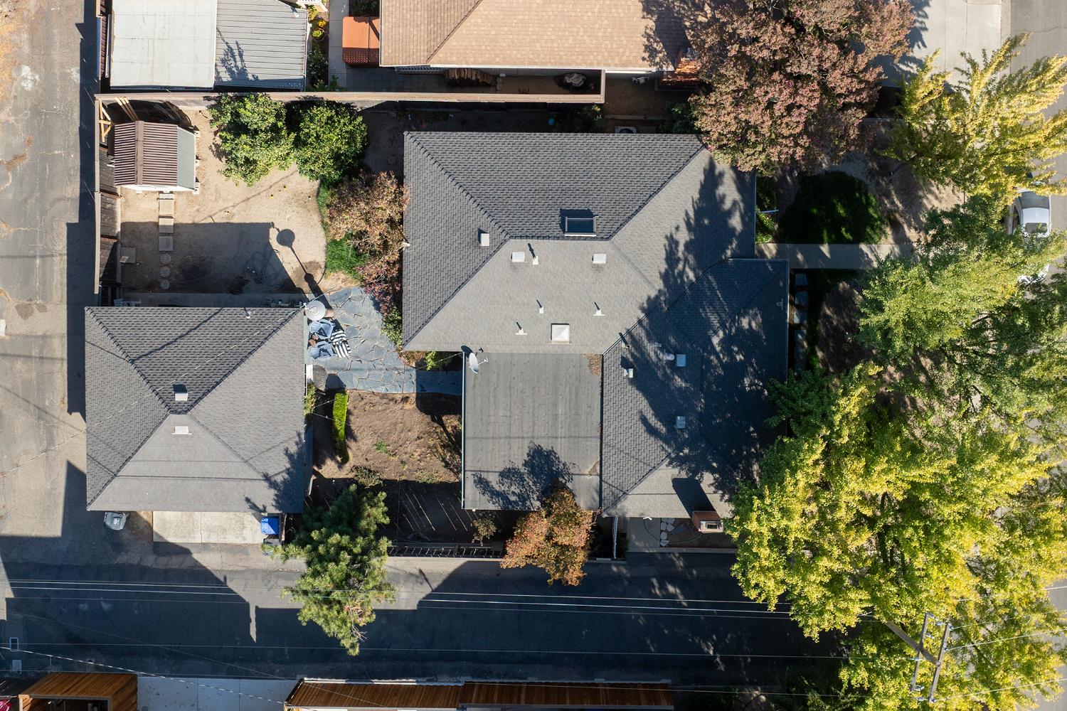 1683 E Canal Dr, Turlock, CA 95380
