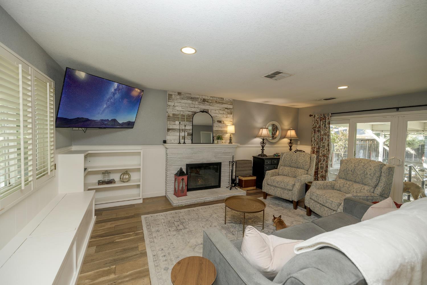 1683 E Canal Dr, Turlock, CA 95380