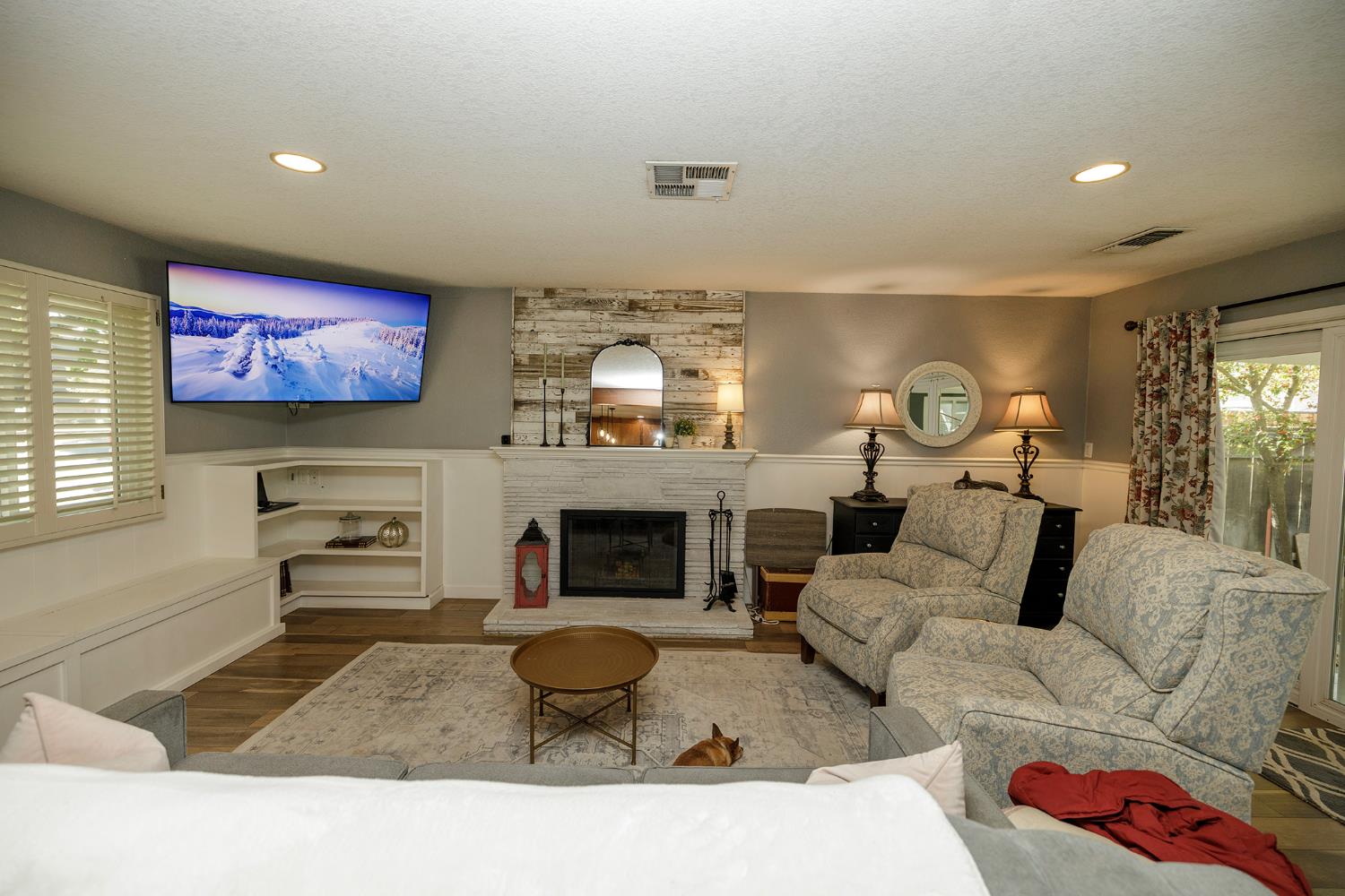 1683 E Canal Dr, Turlock, CA 95380