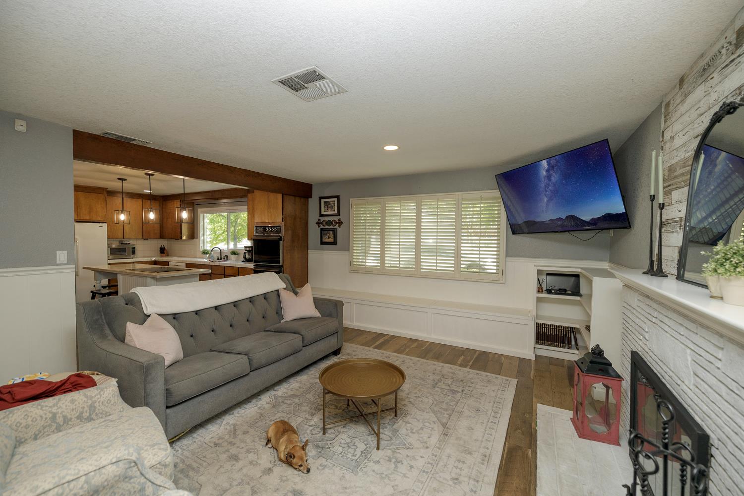 1683 E Canal Dr, Turlock, CA 95380