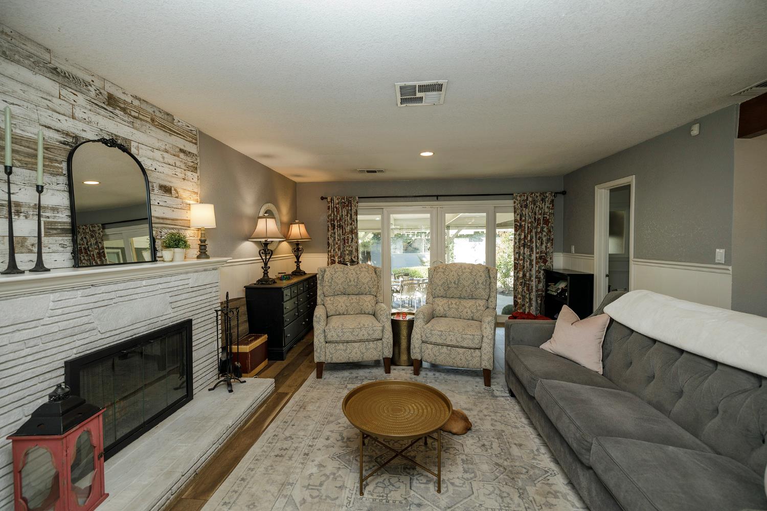 1683 E Canal Dr, Turlock, CA 95380