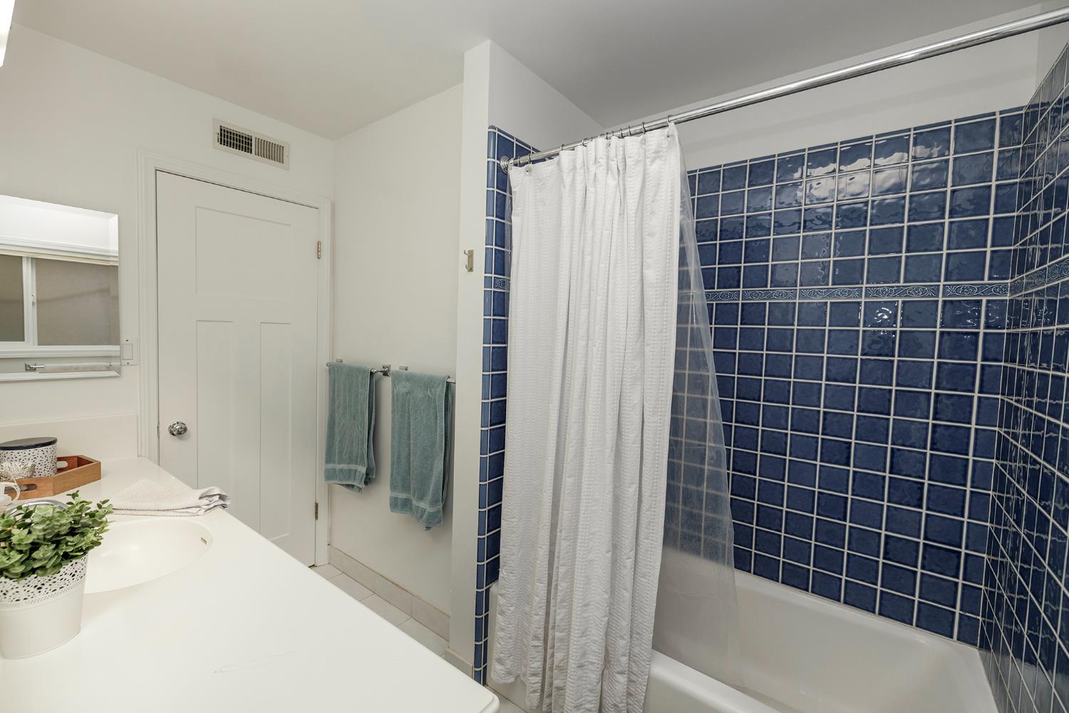 1683 E Canal Dr, Turlock, CA 95380