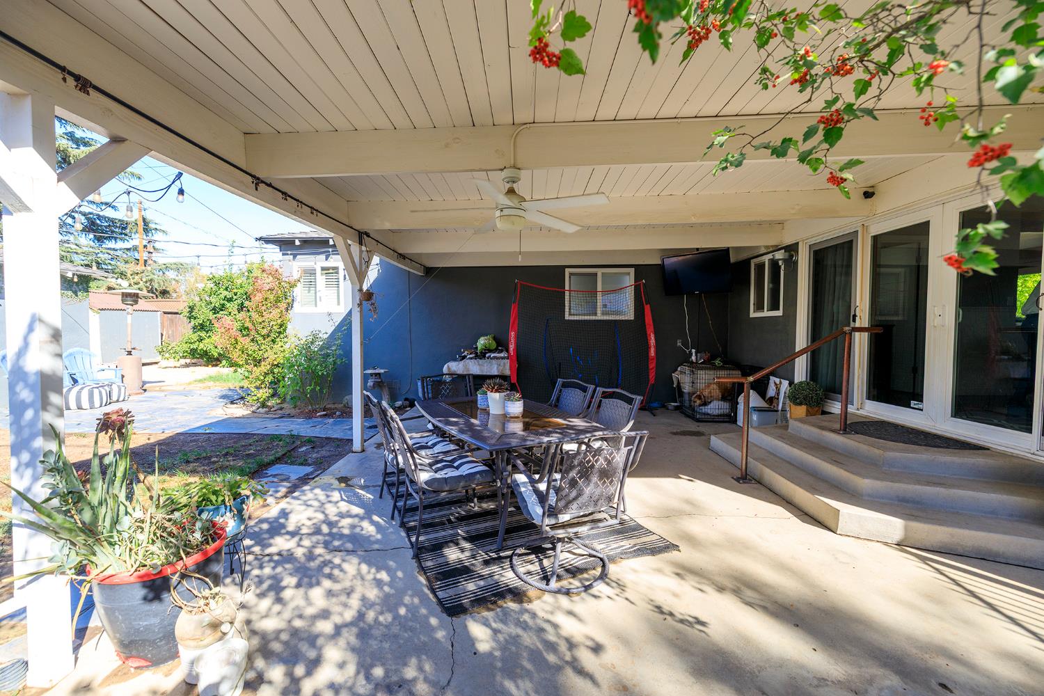 1683 E Canal Dr, Turlock, CA 95380