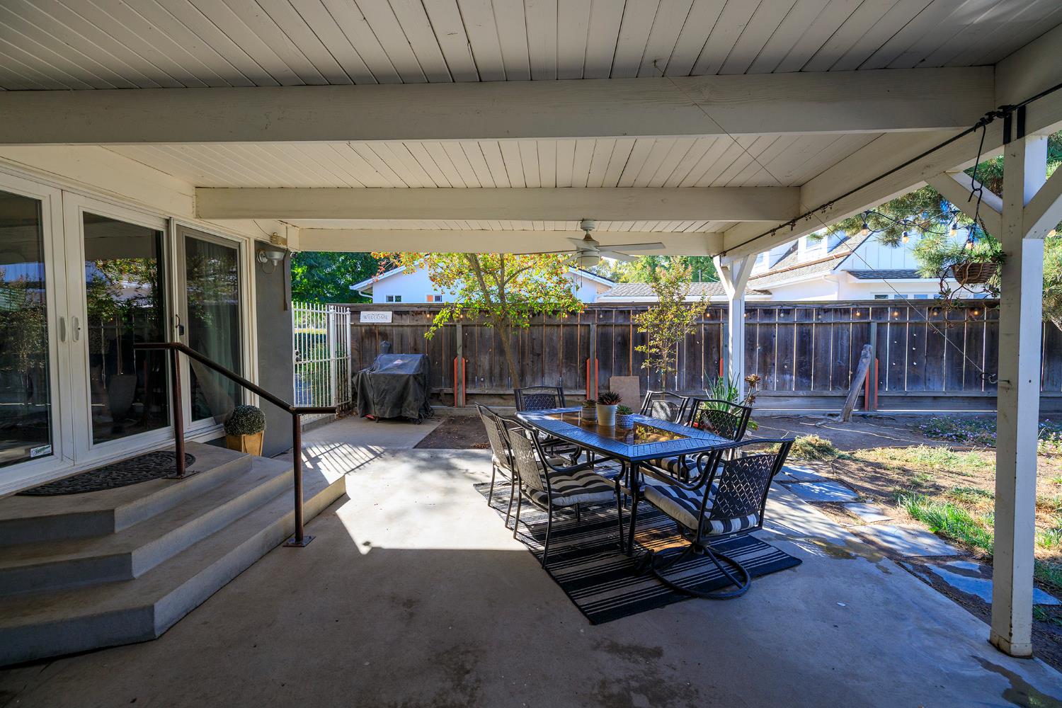 1683 E Canal Dr, Turlock, CA 95380
