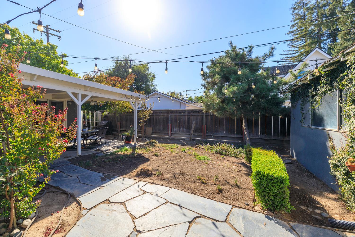 1683 E Canal Dr, Turlock, CA 95380