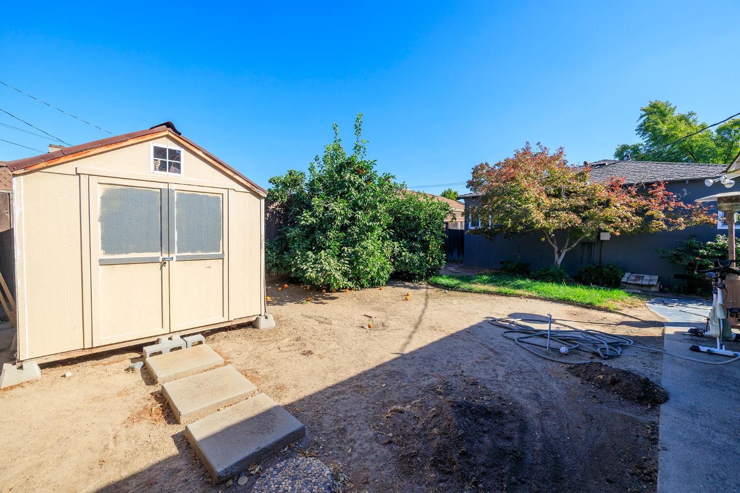 1683 E Canal Dr, Turlock, CA 95380