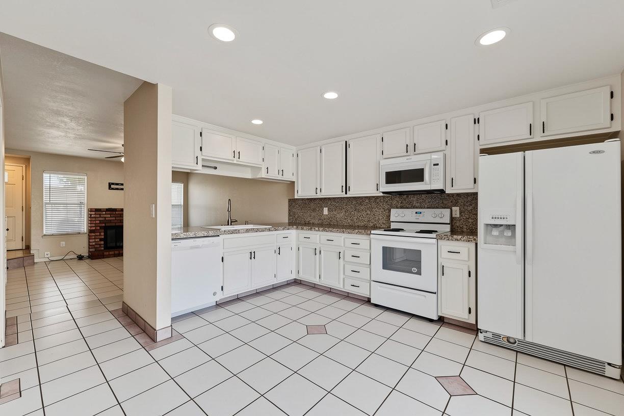 3042 Andre Ln, Turlock, CA 95382