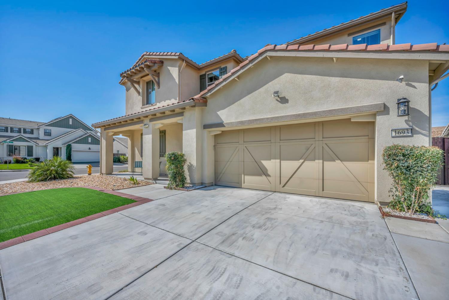1693 Harvest Ln, Manteca, CA 95337