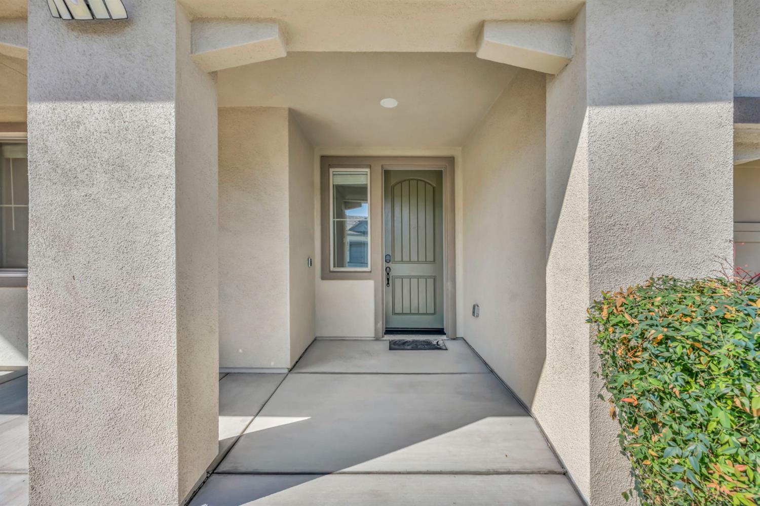 1693 Harvest Ln, Manteca, CA 95337