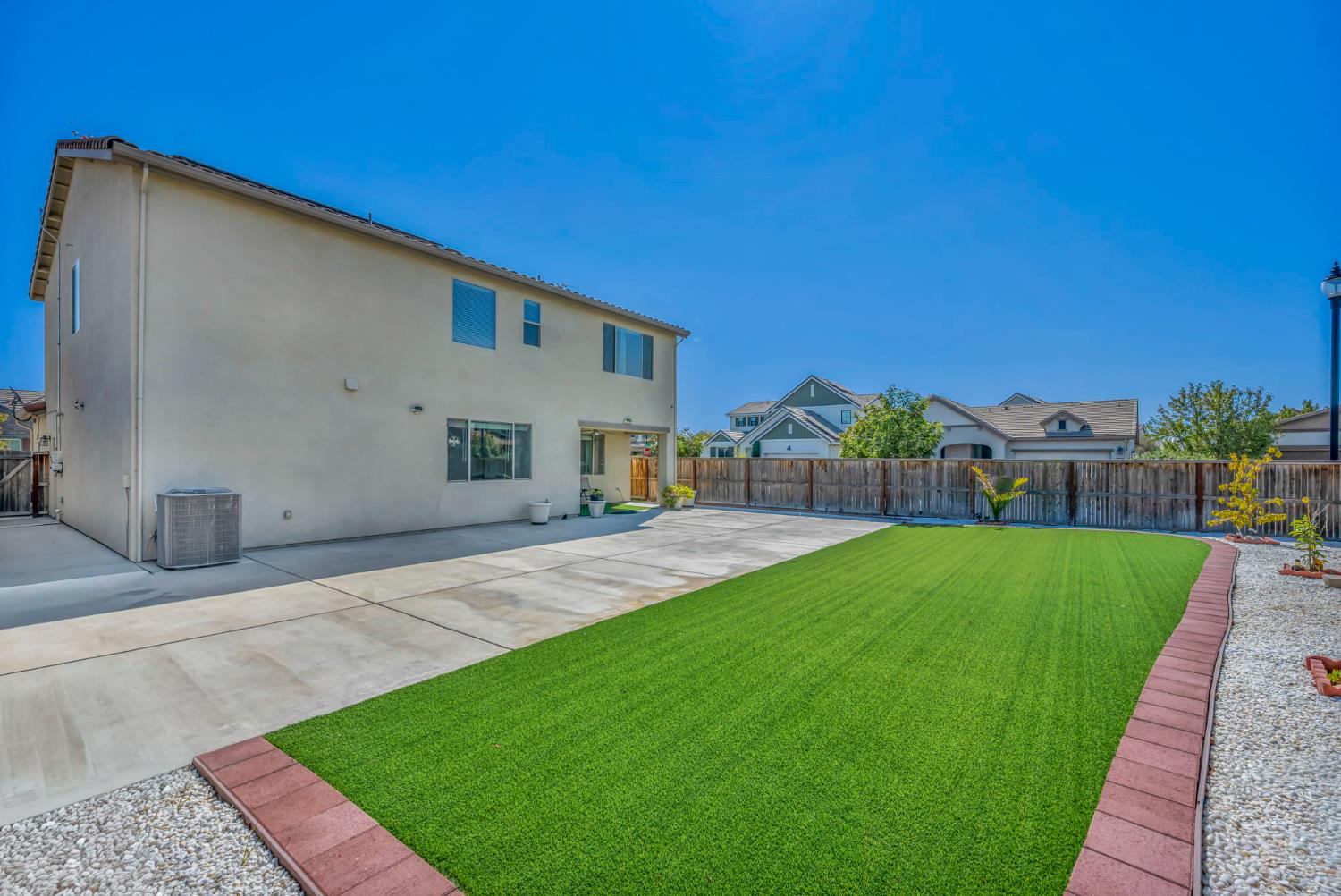 1693 Harvest Ln, Manteca, CA 95337