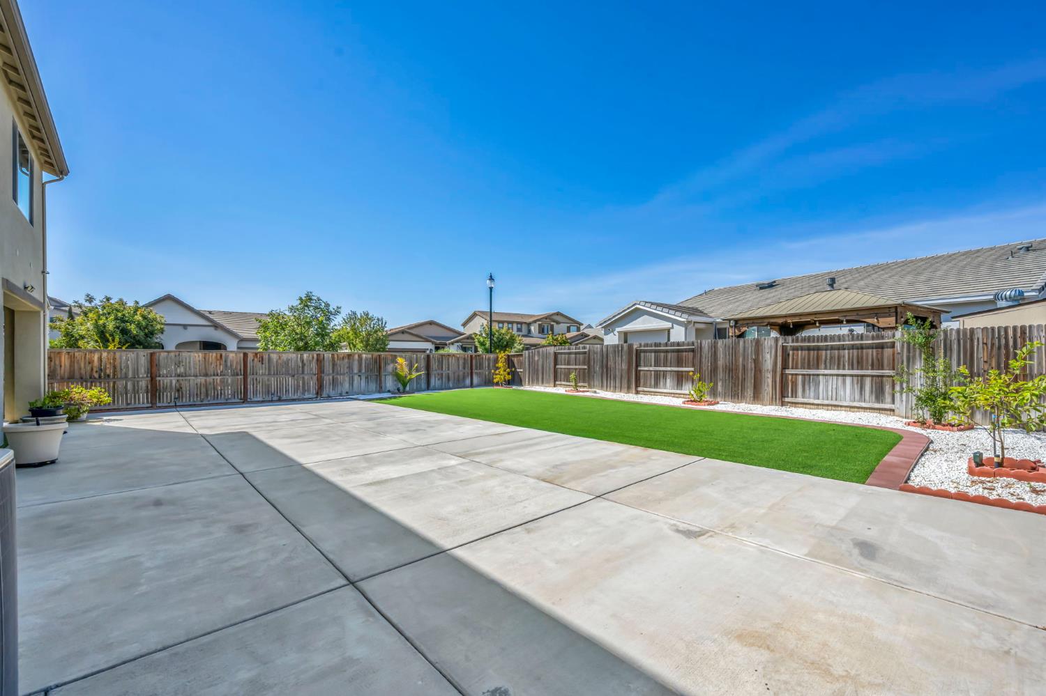 1693 Harvest Ln, Manteca, CA 95337