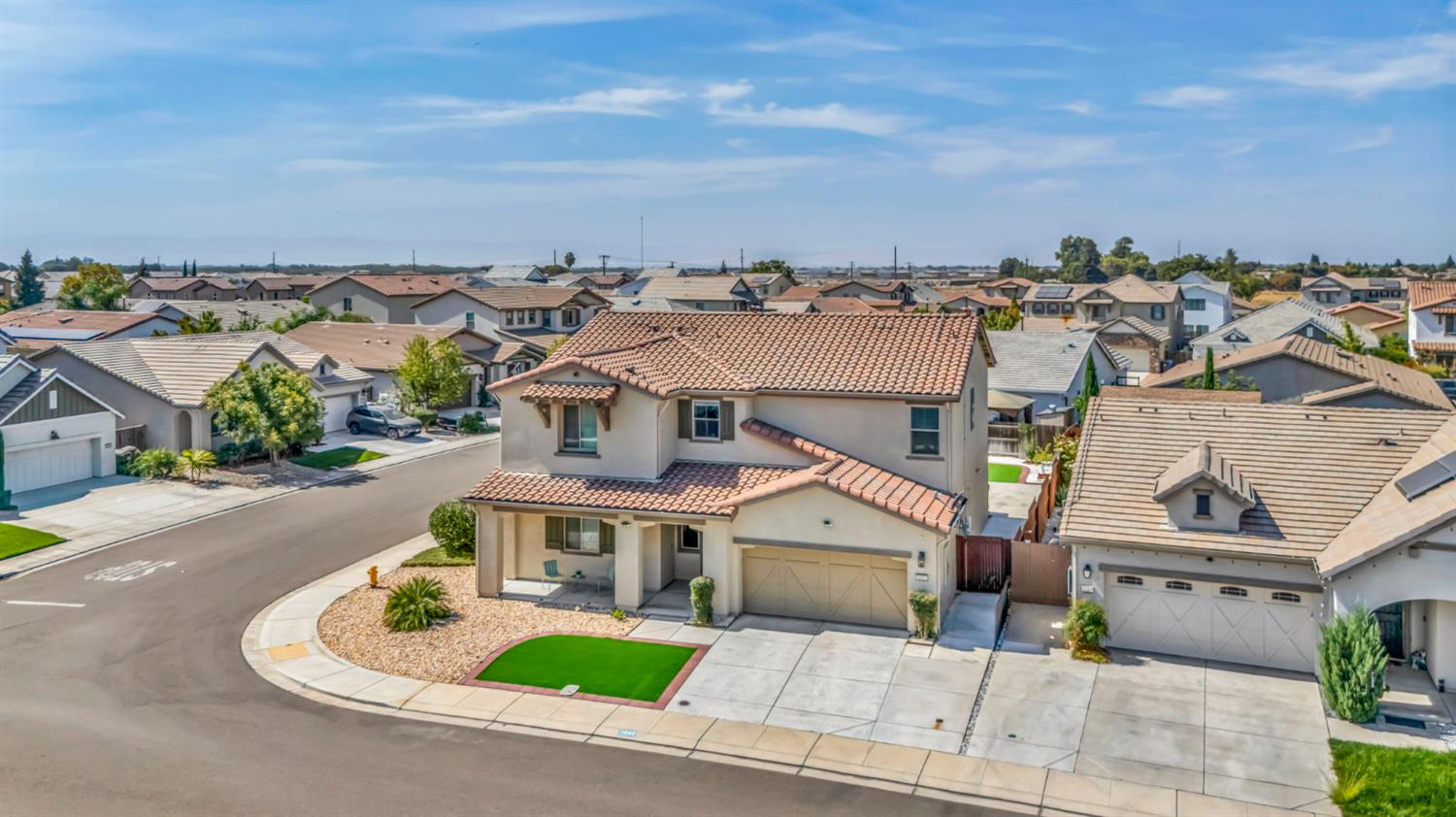 1693 Harvest Ln, Manteca, CA 95337