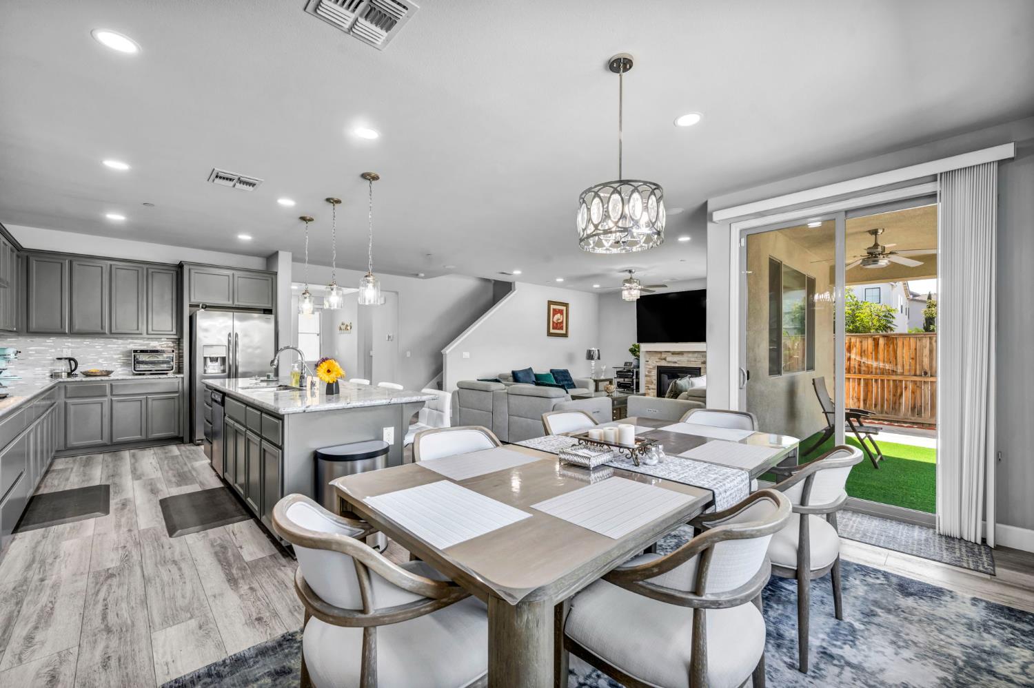 1693 Harvest Ln, Manteca, CA 95337