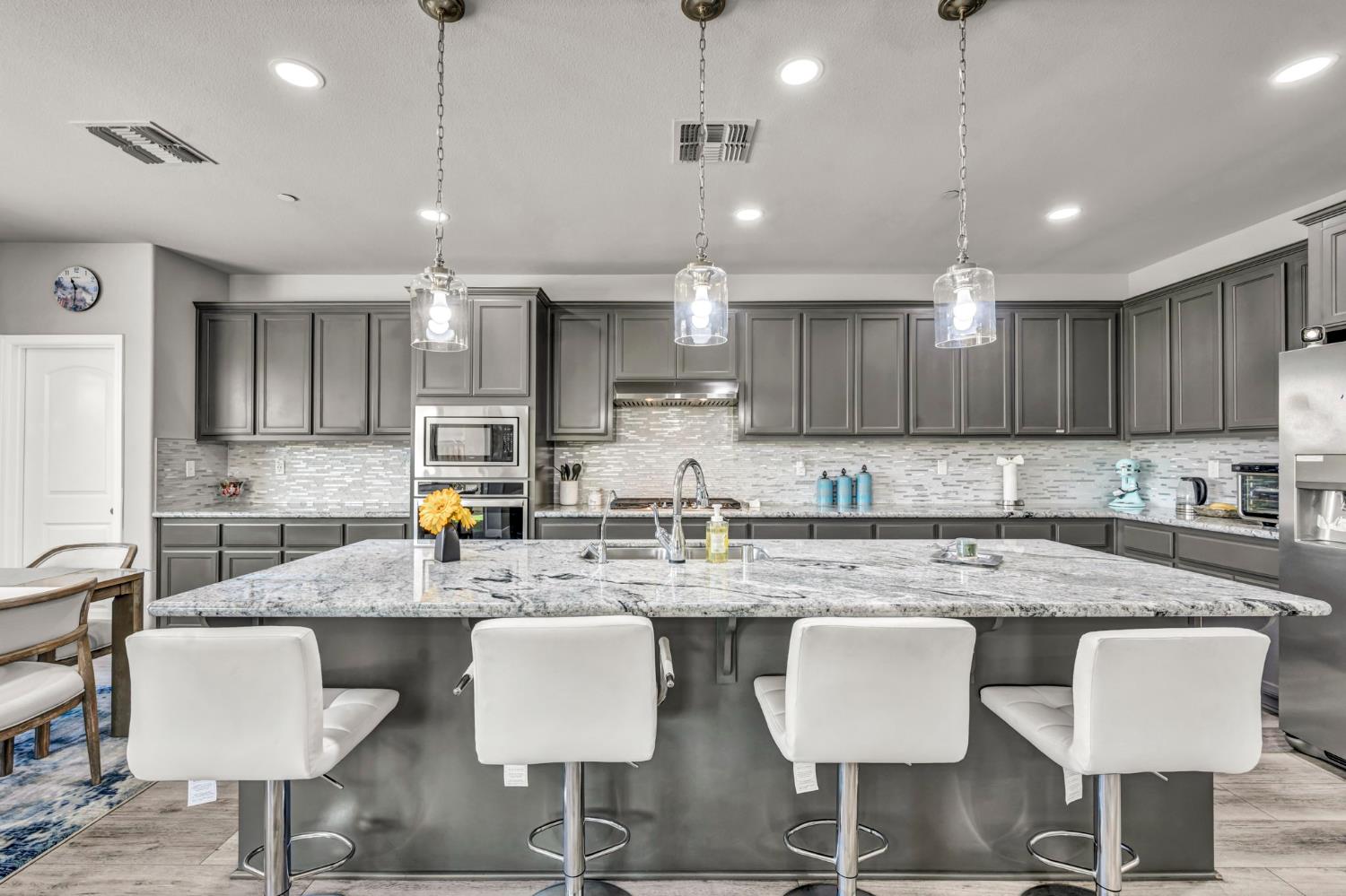 1693 Harvest Ln, Manteca, CA 95337