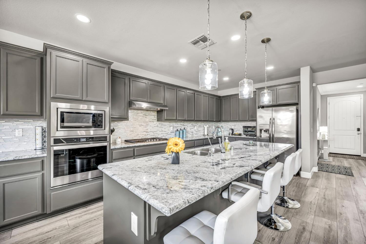 1693 Harvest Ln, Manteca, CA 95337