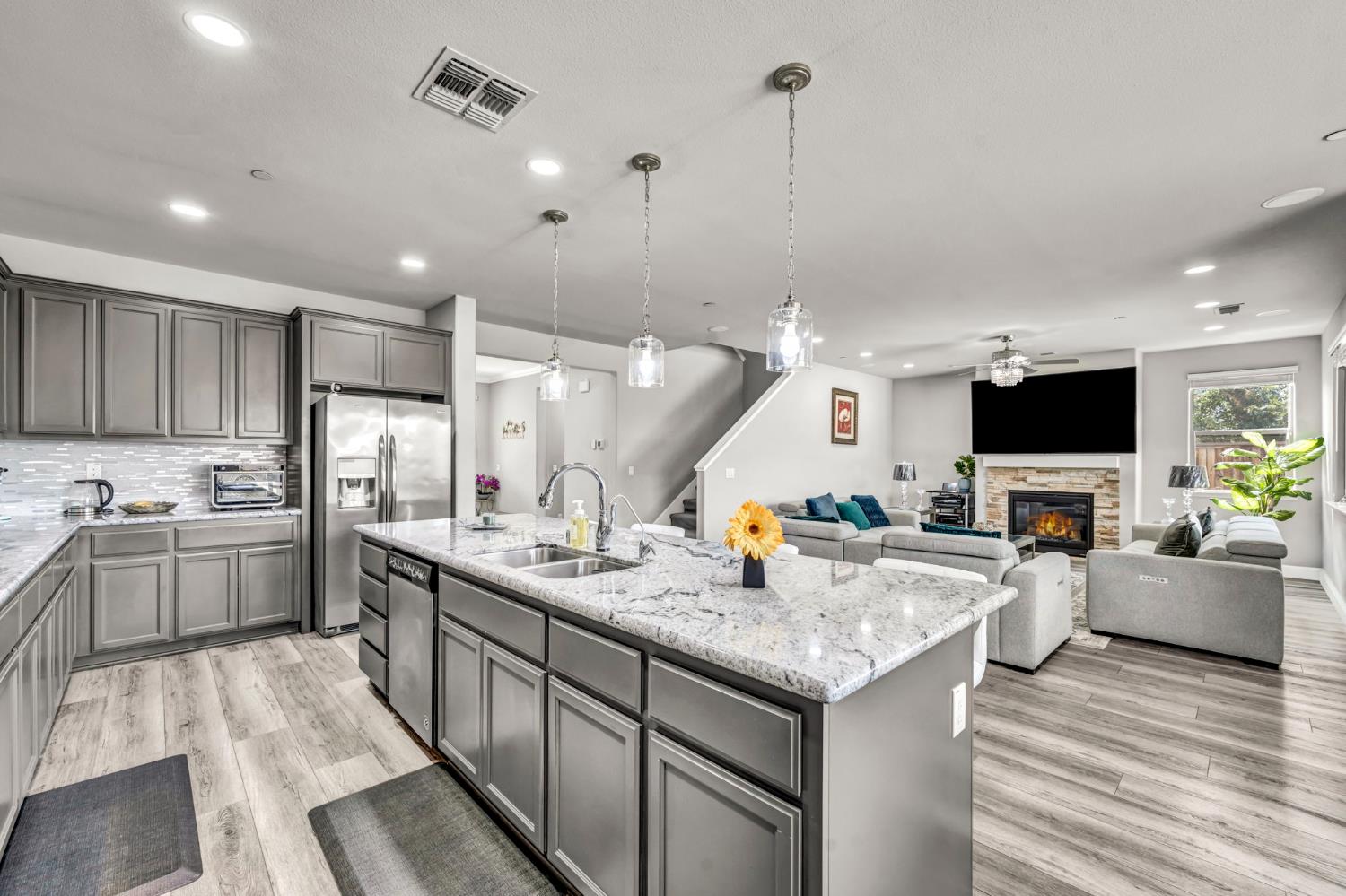 1693 Harvest Ln, Manteca, CA 95337