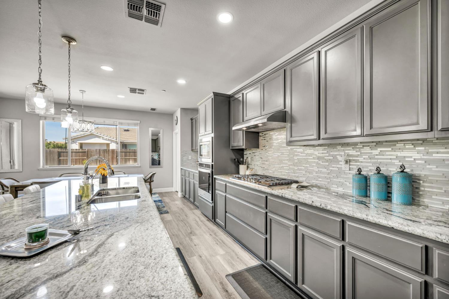 1693 Harvest Ln, Manteca, CA 95337