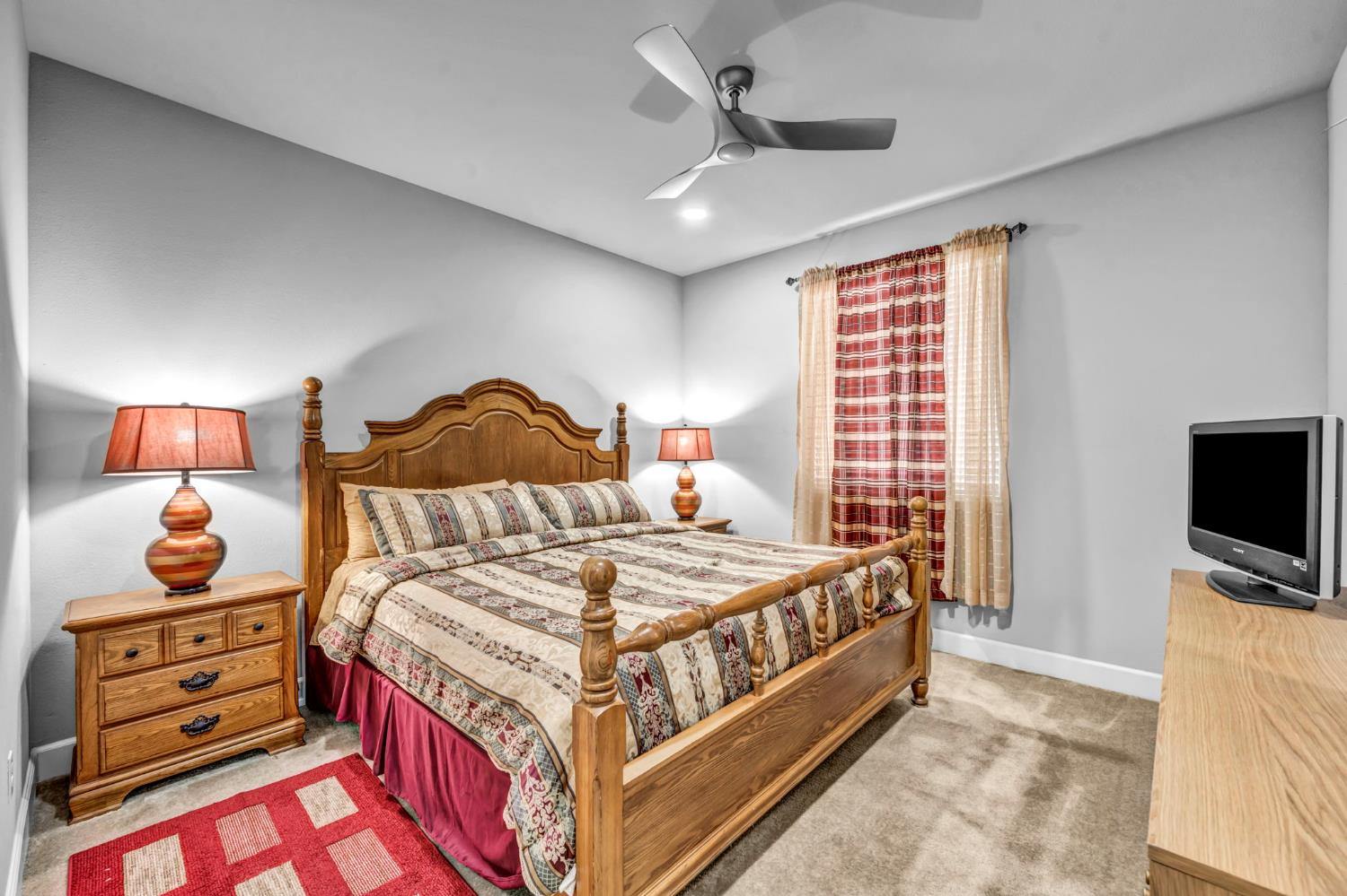1693 Harvest Ln, Manteca, CA 95337