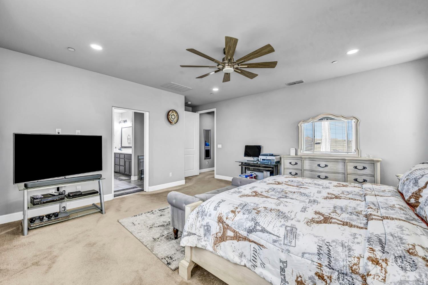 1693 Harvest Ln, Manteca, CA 95337