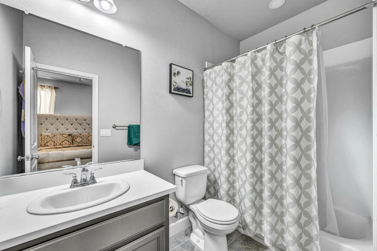1693 Harvest Ln, Manteca, CA 95337