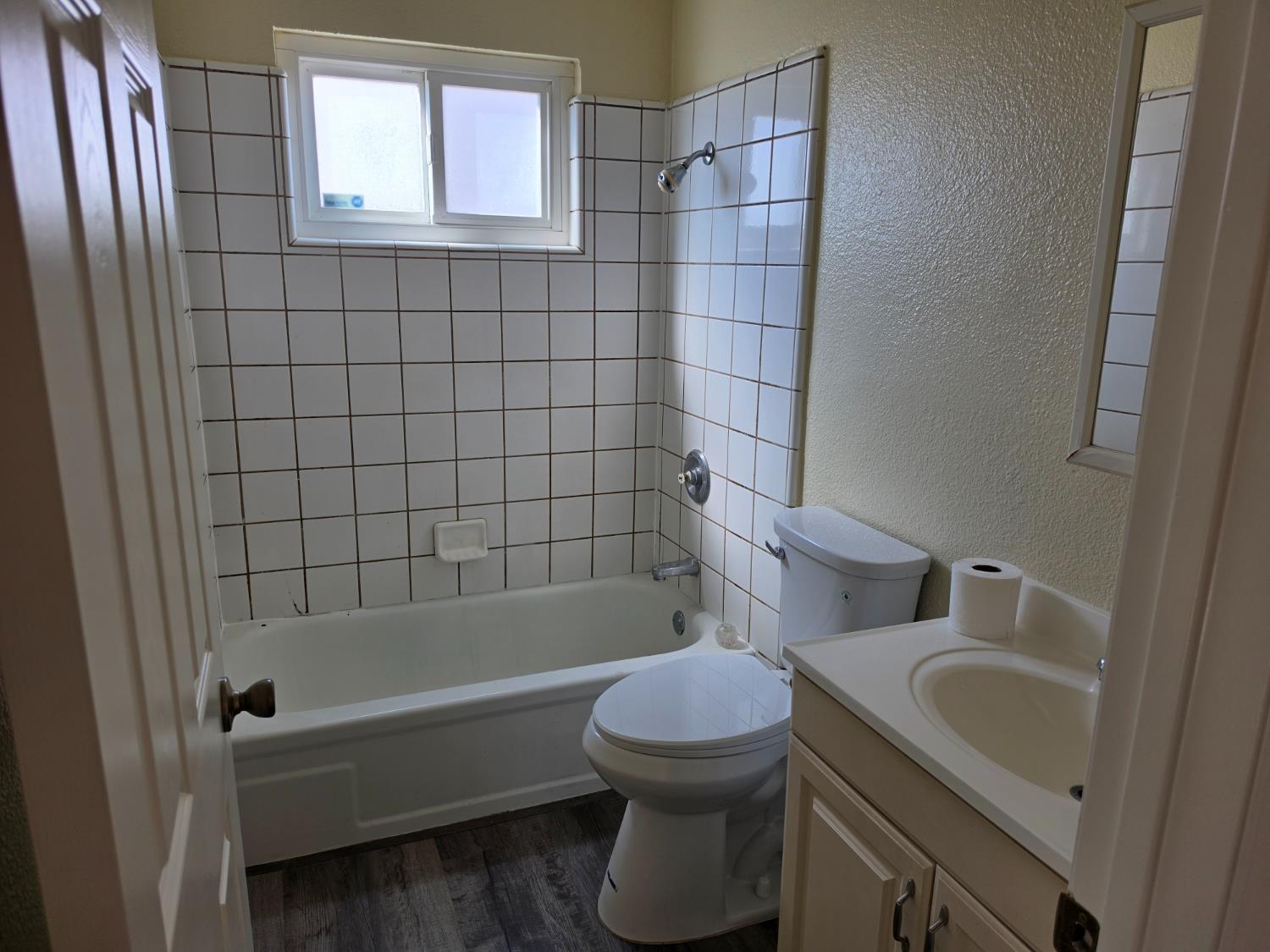 292 Dana Ct, Manteca, CA 95336