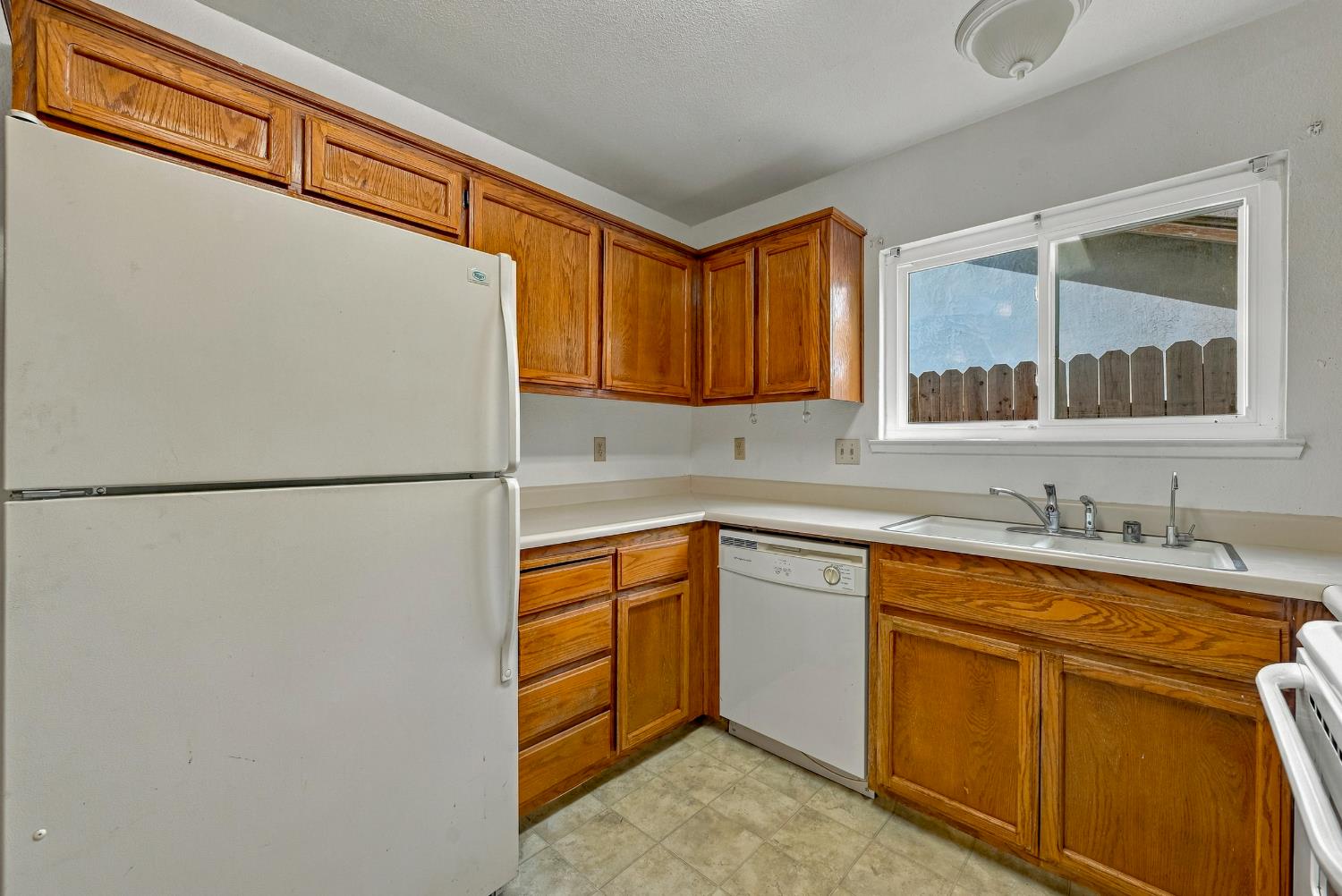 746 Marian Ct, Merced, CA 95341
