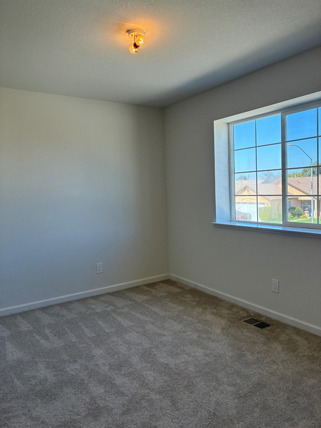 1460 Portsmouth, Gustine, CA 95322