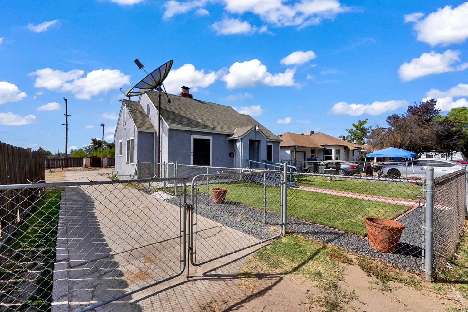 1645 Victoria Dr, Modesto, CA 95351