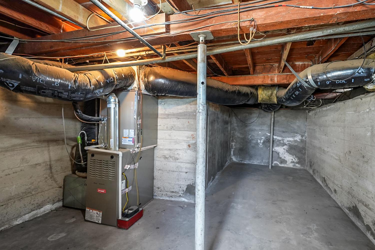 1645 Victoria Dr, Modesto, CA 95351