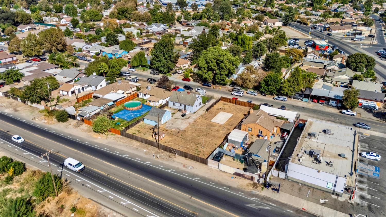 1645 Victoria Dr, Modesto, CA 95351