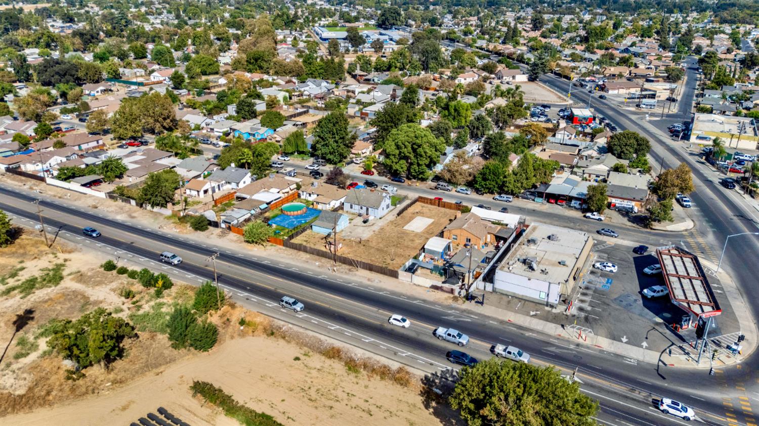 1645 Victoria Dr, Modesto, CA 95351