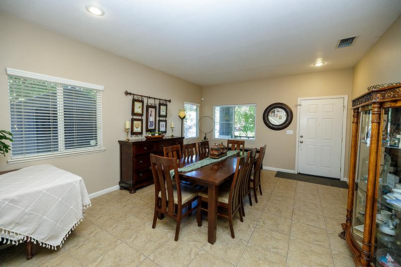 2365 Triumph Ct, Turlock, CA 95380