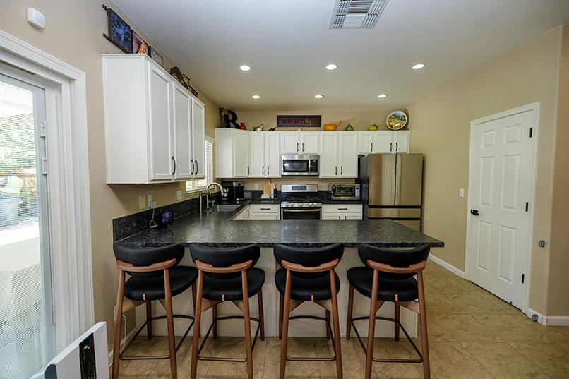 2365 Triumph Ct, Turlock, CA 95380