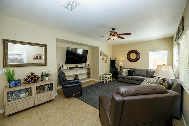 2365 Triumph Ct, Turlock, CA 95380