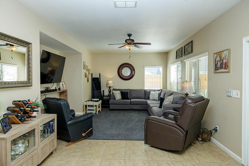 2365 Triumph Ct, Turlock, CA 95380
