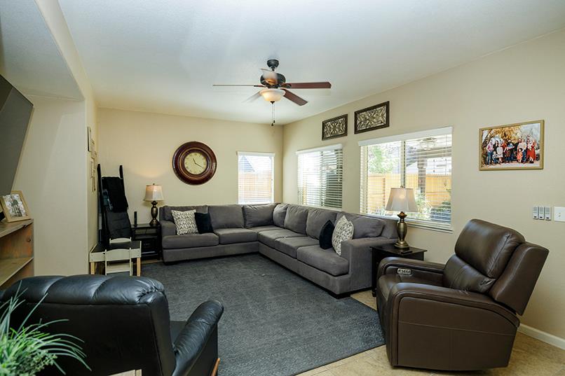 2365 Triumph Ct, Turlock, CA 95380
