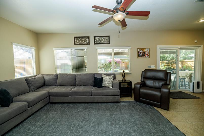 2365 Triumph Ct, Turlock, CA 95380