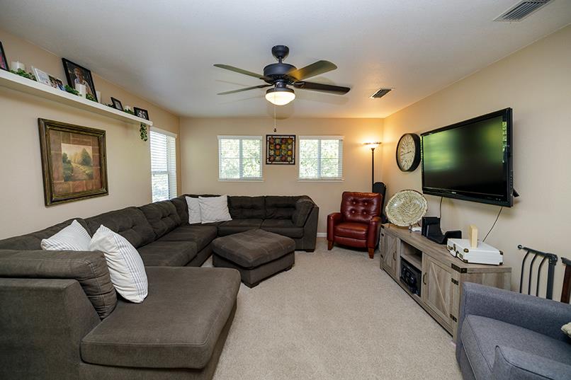 2365 Triumph Ct, Turlock, CA 95380