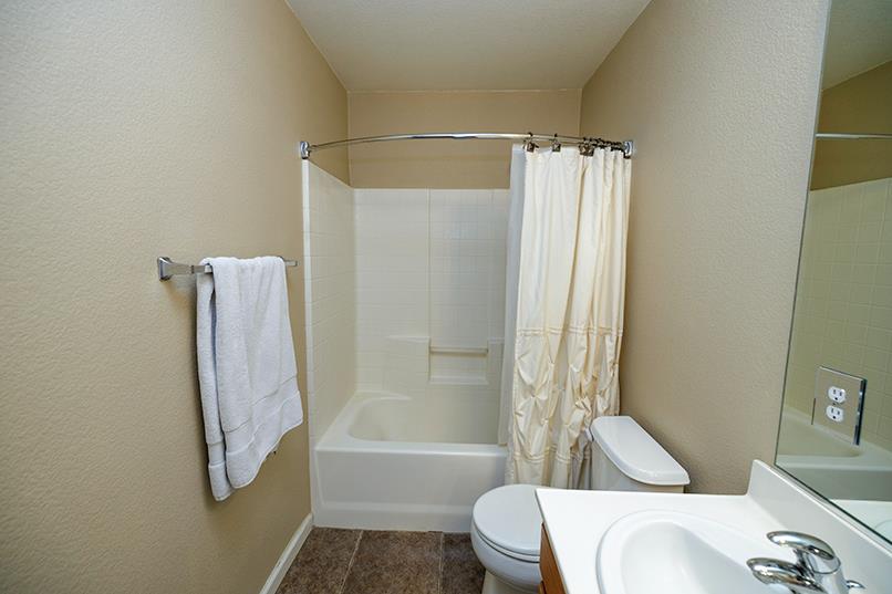 2365 Triumph Ct, Turlock, CA 95380