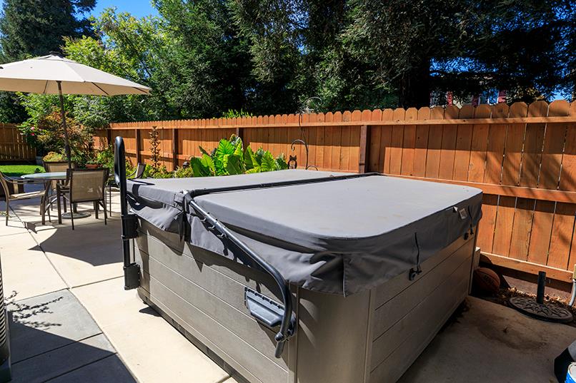 2365 Triumph Ct, Turlock, CA 95380