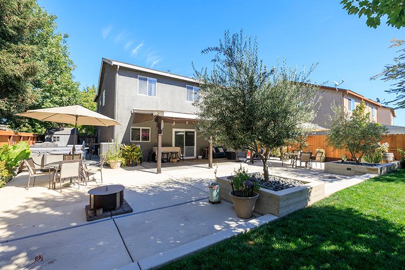 2365 Triumph Ct, Turlock, CA 95380