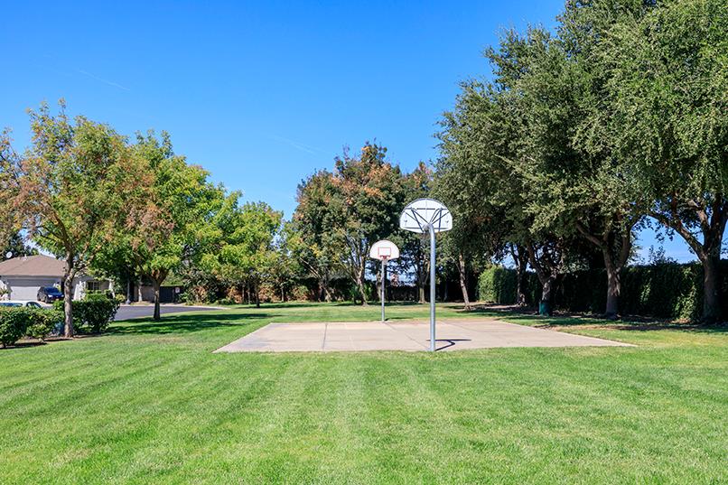 2365 Triumph Ct, Turlock, CA 95380