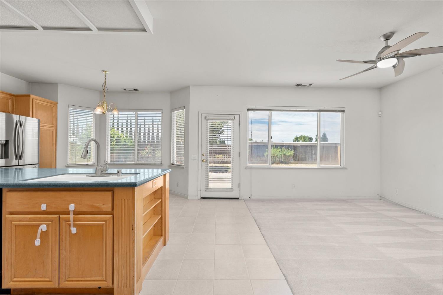 4025 Beyer Park Dr, Modesto, CA 95357