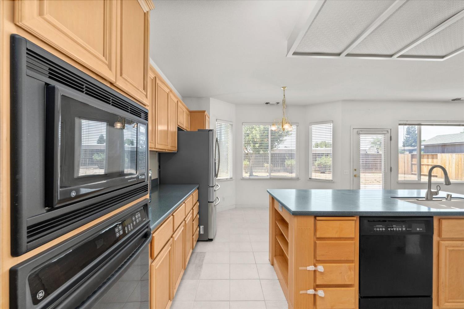 4025 Beyer Park Dr, Modesto, CA 95357