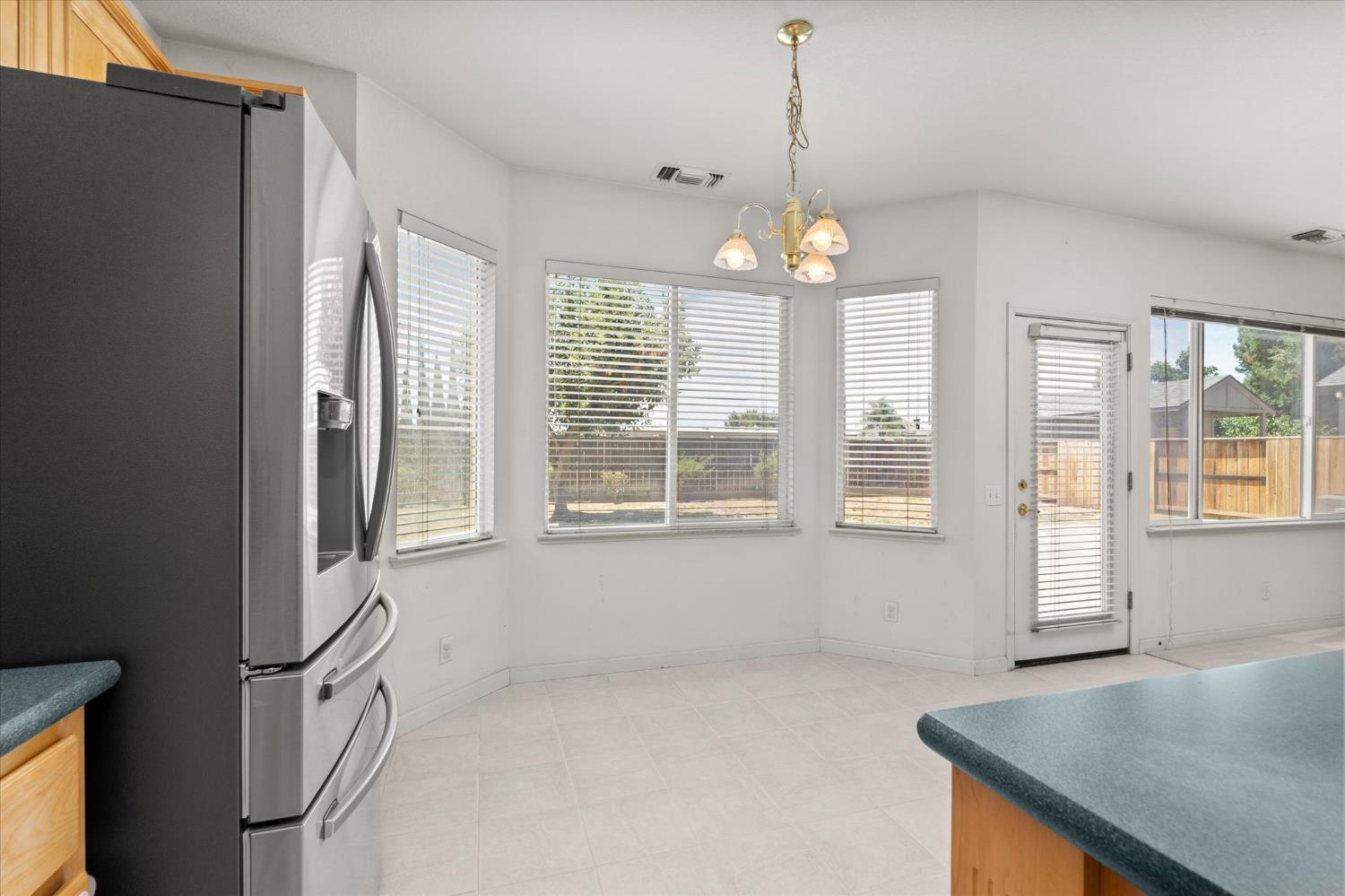 4025 Beyer Park Dr, Modesto, CA 95357