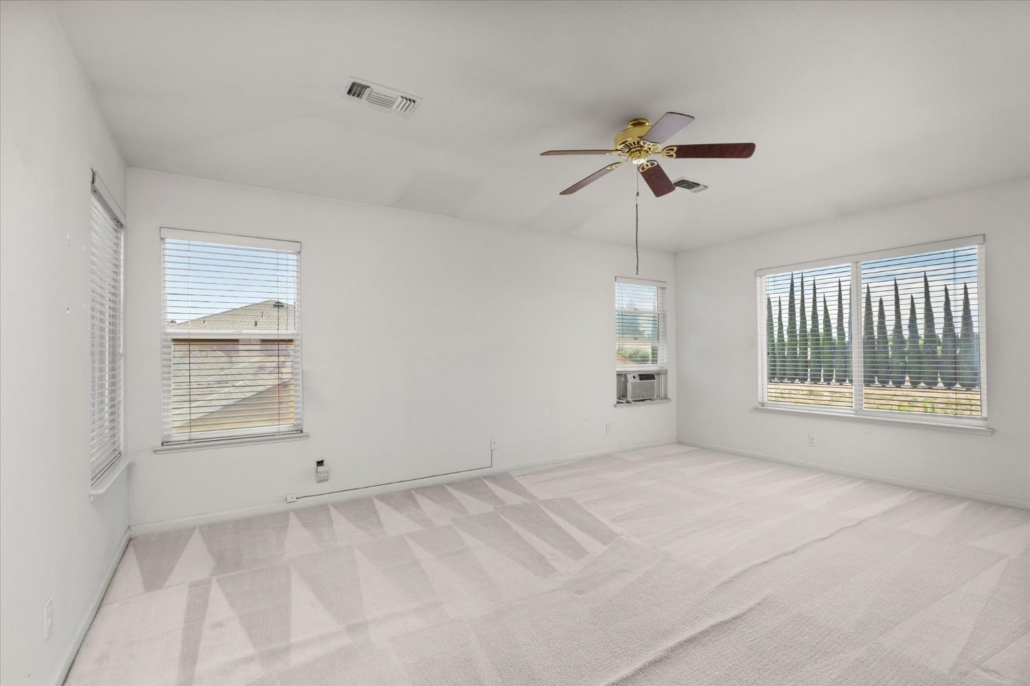 4025 Beyer Park Dr, Modesto, CA 95357