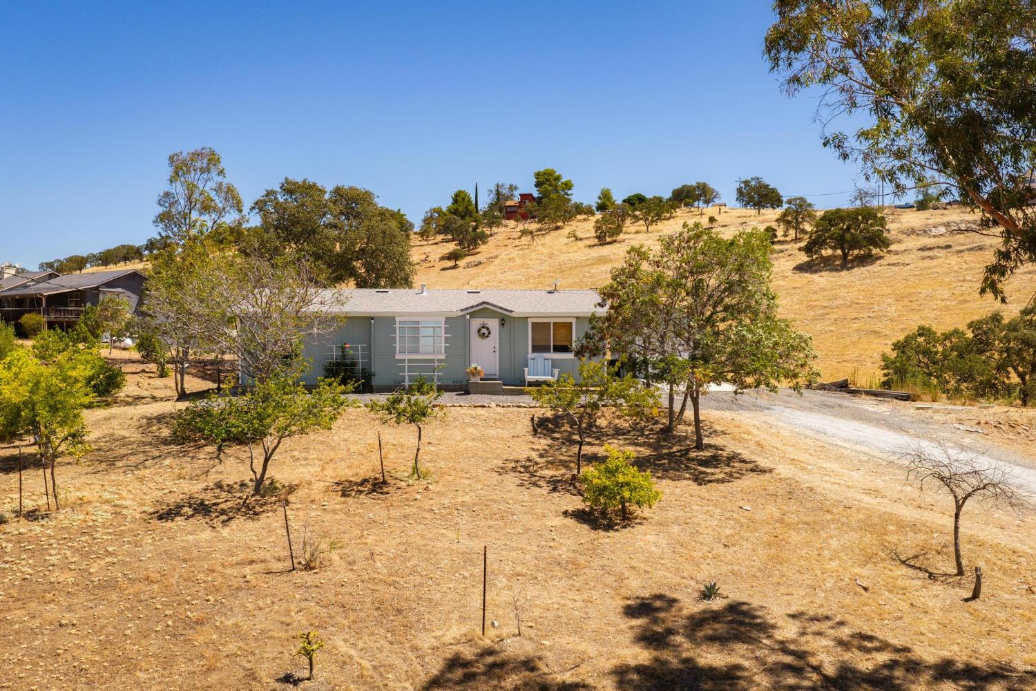 9898 Alamo Dr, La Grange, CA 95329