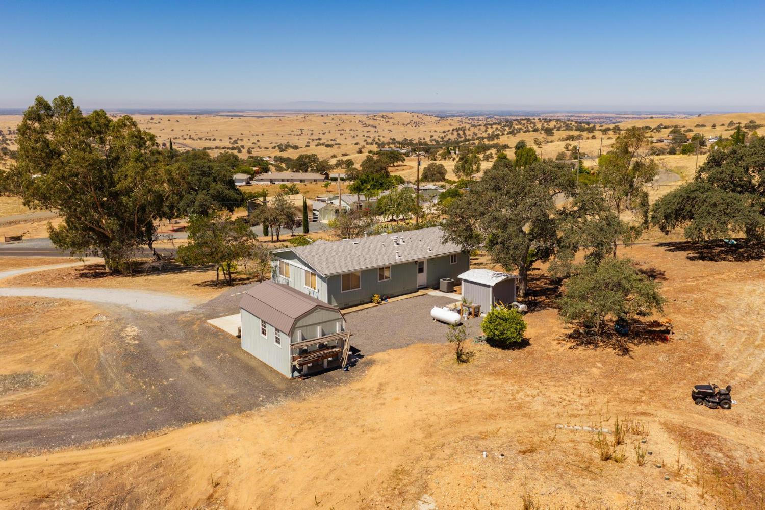 9898 Alamo Dr, La Grange, CA 95329