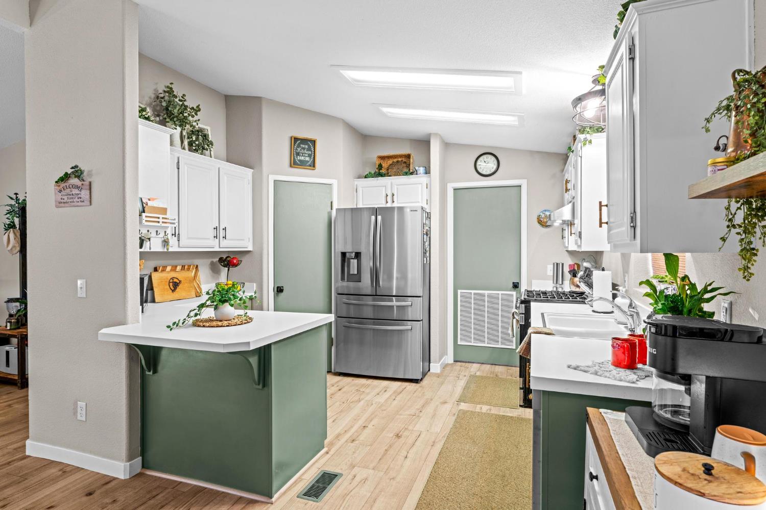 9898 Alamo Dr, La Grange, CA 95329